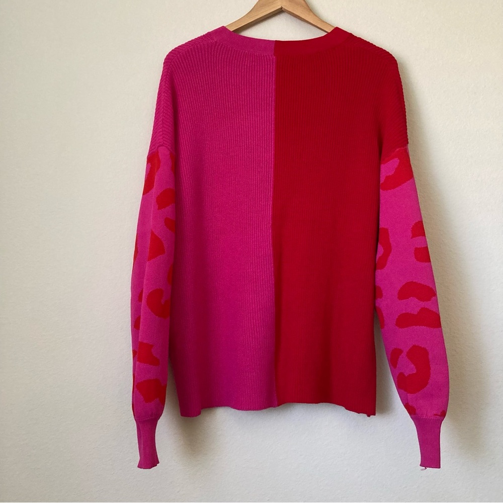 Long Sleeve Color Block V-Neck Sweater with Leopard Print Sleeves - Picture 7 of 9